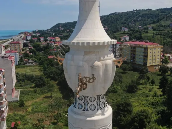 sosyal-medya-bu-camiyi-konusuyor-giresun-eynesildeki-yesil-cami-mimarisi-ve-semaver-seklindeki-minaresiyle-dik-1655720539206.jpg Sosyal medya bu camiyi konuşuyor! Giresun Eynesil'deki Yeşil Cami mimarisi ve semaver şeklindeki minaresiyle dikkat çekiyor-3