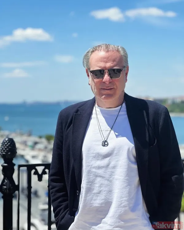 63 yaşında damat olmuştu! 4. kez evlenen Burak Sergen’in balayından ilk kare geldi! Eşiyle denizin ortasında... - 9