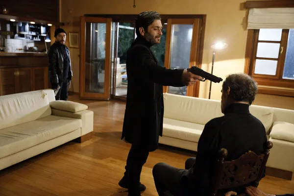 Eşkıya Dünyaya Hükümdar Olmaz son bölüm ile yine zirveye demir attı! EDHO 147. son bölüm izle-2