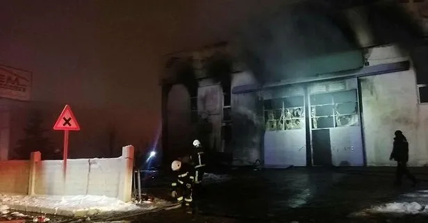 Kayseri’de korkutan yangın! Mobilya fabrikası alevlere teslim oldu