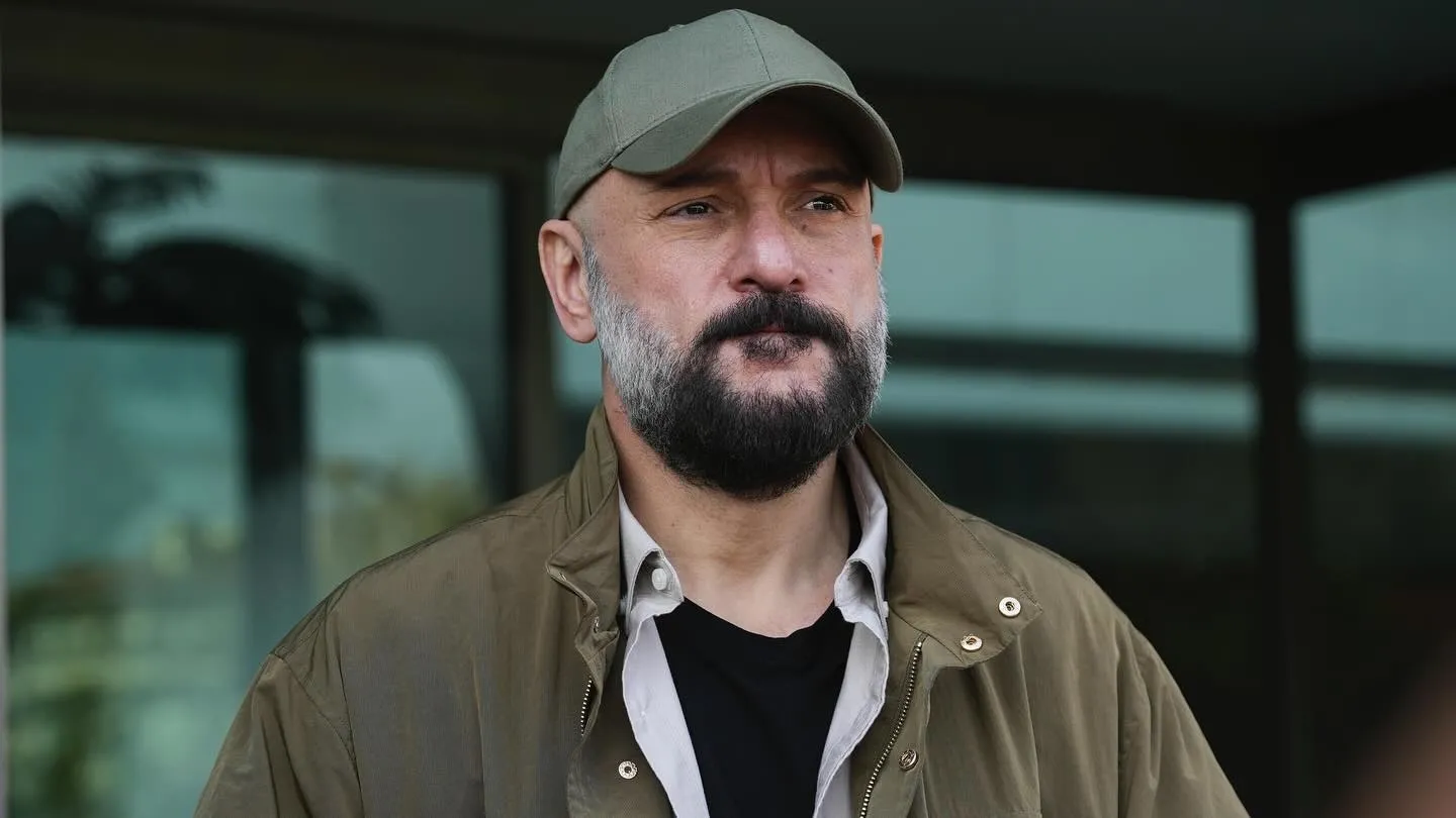 Eski eşler aynı dizideymiş! Eşref Rüya’nın Müslüm’ü Tolga Tekin bakın aylarca hangi ünlüyle evli kalmış... - 2