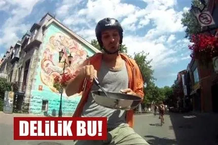 Bisiklet Üzerinde Yaşıyor!