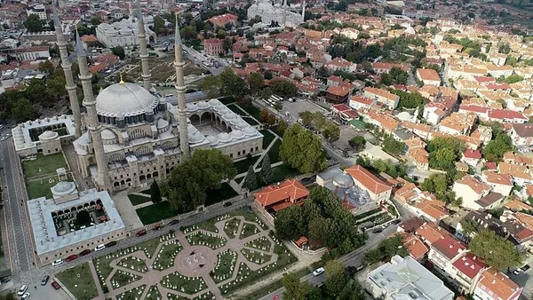 koronavirus-vakalarinda-en-riskli-15-il-arasinda-yer-alan-edirnede-camilerden-anons-yapiliyor-1606397876921.jpg Koronavirüs vakalarında en riskli 15 il arasında yer alan Edirne'de camilerden anons yapılıyor-3