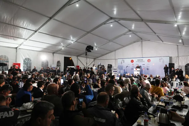 hatayda-depremzedelerle-iftar-baskan-erdogandan-onemli-aciklamalar-1679684742166.jpg