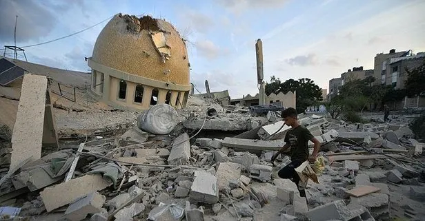 İşgalci İsrail Gazze’de camileri hedef aldı! 6 cami yıkıldı