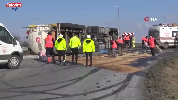 TEM’de tanker devrildi: 1 yaralı