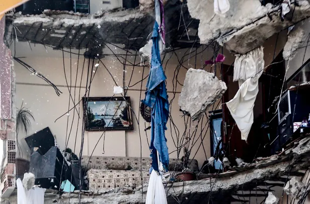 Kartal'da riskli binanın yıkımına tekrar başlandı-9