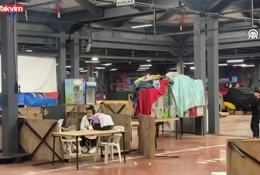 Evlerine giremeyen İstanbullular sokakta!