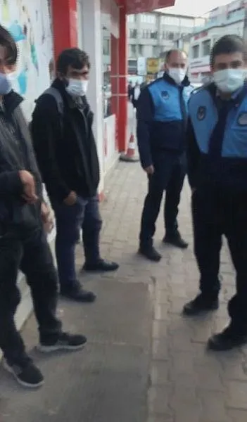 dilencilerden-pes-dedirten-yontem-marketten-gida-aldirip-tekrar-marketlere-sattilar-1619810123184.jpeg Dilencilerden pes dedirten yöntem! Marketten gıda aldırıp, tekrar marketlere sattılar-5