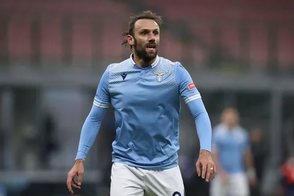 Lazio yönetimi geri adım attı! Vedat Muriç transfer olmak için artık Pereira'nın onayını bekliyor-4
