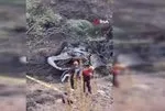 Erzurum Tortum’da feci kaza: Kamyon devrildi!