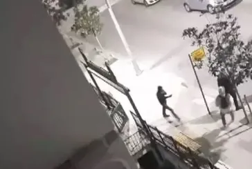 Akıllara durgunluk veren olay! Büyükçekmece’de bir avukat yoldan geçenlere pala ile saldırdı