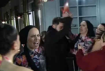 Stil İkonu’nda küfür kıyamet kavga! Birbirlerinin üzerine yürüdüler o anları görenler şaşkına döndü: Bunlar ne böyle?