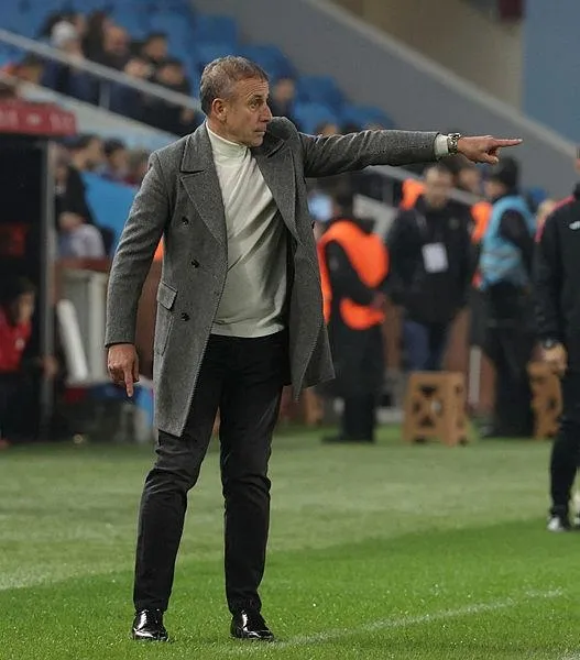 trabzonun-hocasi-abdullah-avci-futbolcularini-uyardi-rehavete-gecit-yok-1702761033739.jpeg Trabzon'un hocası Abdullah Avcı futbolcularını uyardı: Rehavete geçit yok-3