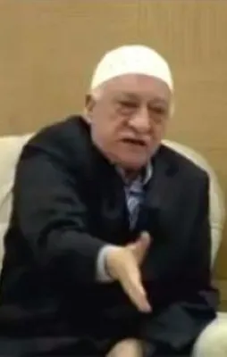 FETÖ elebaşının avukatı olmaktan çekildi
