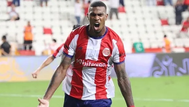 portekiz-medyasindan-bomba-iddia-galatasaray-joao-novais-ile-ilgileniyor-1656975798110.jpeg Portekiz medyasından bomba iddia! Galatasaray Joao Novais ile ilgileniyor-7