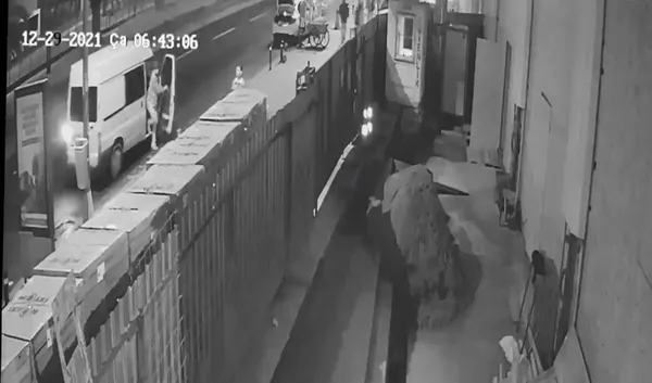 istanbulda-200-bin-liralik-hirsizlik-musluk-calan-3-kisi-yakalandi-1641798906107.jpg İstanbul'da 200 bin liralık hırsızlık! Musluk çalan 3 kişi yakalandı-3