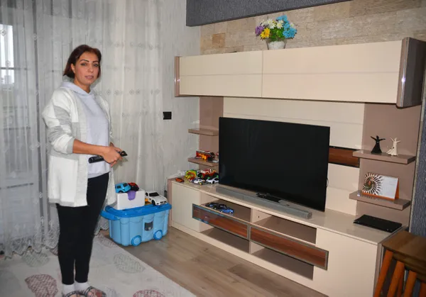 bosanma-davasi-acan-esinin-evinin-elektrik-su-ve-dogal-gazini-kestirdi-oglundan-can-yakan-soru-anne-neden-koms-1645862257684.jpg Boşanma davası açan eşinin evinin elektrik su ve doğal gazını kestirdi! Oğlundan can yakan soru: Anne neden komşuda banyoda yapıyoruz-4