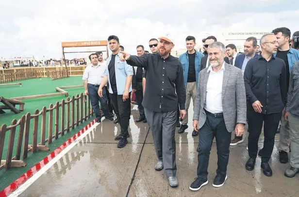 bilal-erdogan-5-etnospor-kultur-festivalinin-odul-toreninde-konustu-1655075910390.jpeg Bilal Erdoğan 5. Etnospor Kültür Festivali’nin ödül töreninde konuştu-3