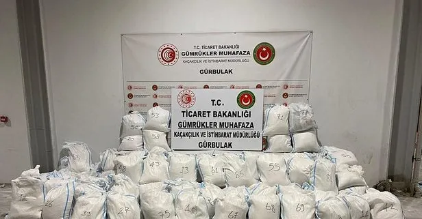 Zehir tacirlerine geçit yok! İran’dan Türkiye’ye giriş yapan tırda 2.2 ton metamfetamin ele geçirildi