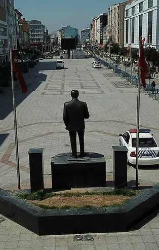 Son dakika: İstanbul Sultanbeyli meydanı yaya trafiğine kapatıldı