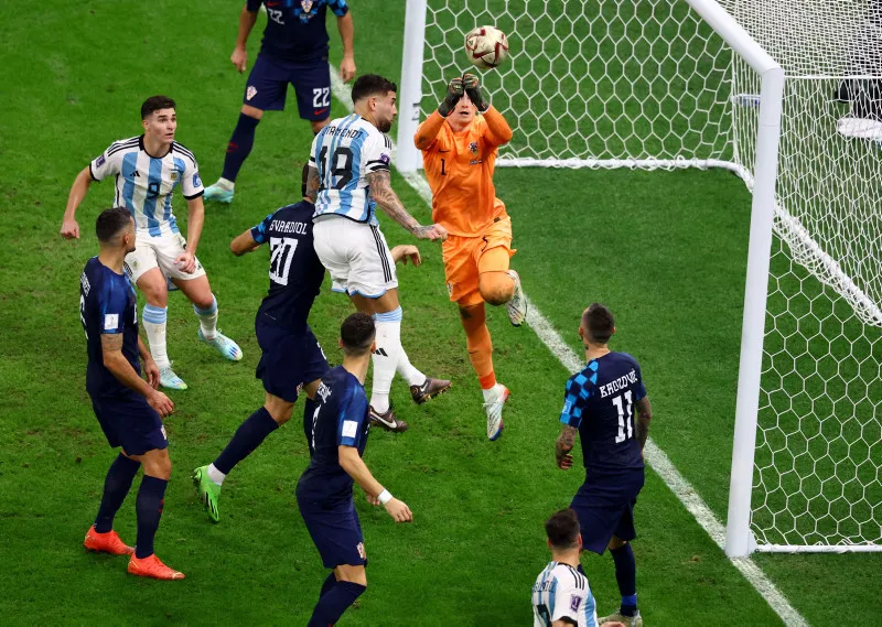 Kulübünden resmi açıklama! Livakovic Fenerbahçe'ye gelecek mi? - 16