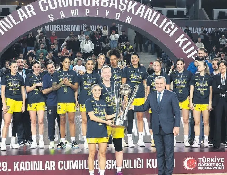 Bu gurur Fenerbahçe Opet’in!