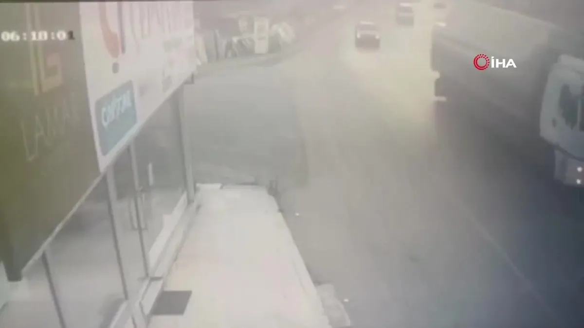Başakşehir’de feci kaza kamerada: Freni tutmayan kamyon çayırlık alana uçtu