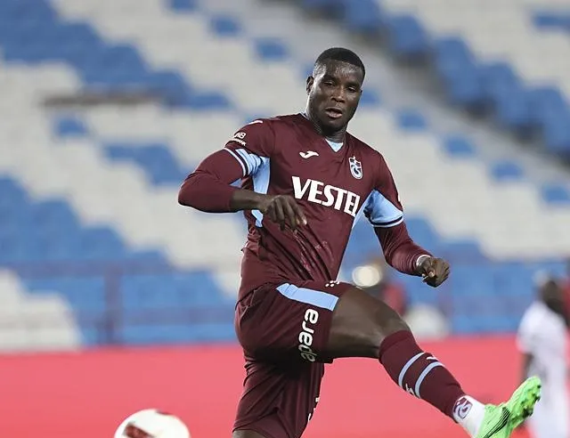 Bir döndü pir döndü