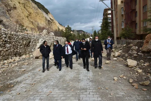 isparta-egirdirde-14-blok-210-dairede-oturanlar-korku-icinde-heyelan-tehlikesi-altinda-yasiyorlar-1645776924530.jpg Isparta Eğirdir'de 14 blok 210 dairede oturanlar korku içinde! Heyelan tehlikesi altında yaşıyorlar-9