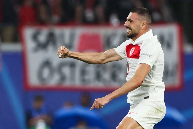 fenerbahceden-merih-demiral-atagi-transfer-bu-kez-bitecek-1760200131712.jpg Merih Demiral (Takvim.com.tr)