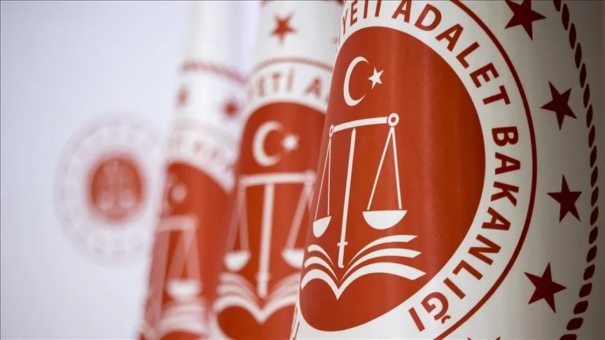 gebze-cumhuriyet-savcisi-ayhan-uyumaz-gorevi-basinda-hayatini-kaybetti-1781639668856.jpeg Duruşmada kalp krizi geçirdi! Gebze Cumhuriyet Savcısı Ayhan Uyumaz hayatını kaybetti-3