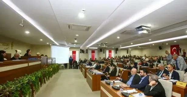 Karabağlar Belediyesi’nde CHP’li 9 belediye meclis üyesi istifa etti! Çoğunluk Cumhur İttifakı'na geçti