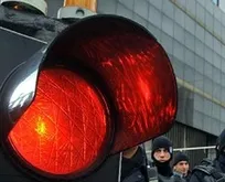 Kırmızı ışıkta geçmeye ısrar edene ehliyet iptali: Yeni düzenleme geliyor