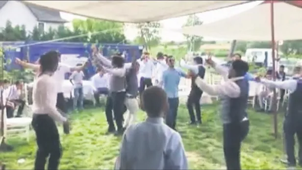 Davalar başladı Kovid-19 unutuldu: İki gün iki farklı görüntü-9