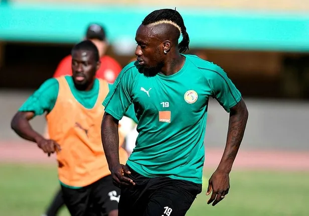 Galatasaray'a bir kötü haber daha! Mitroglou'nun ardından Digane de sakatlandı-1