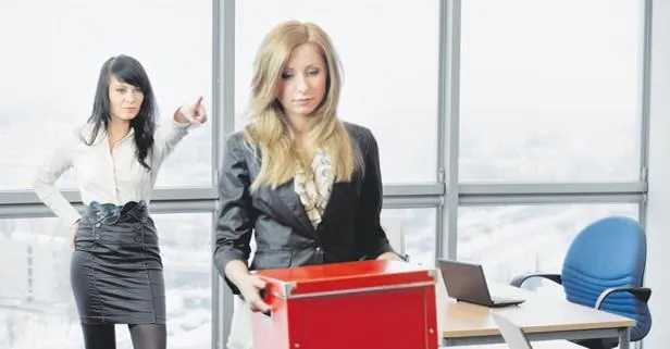 Avrupa'da işten çıkarma dalgası başladı: Tüm sektörlere yayıldı!