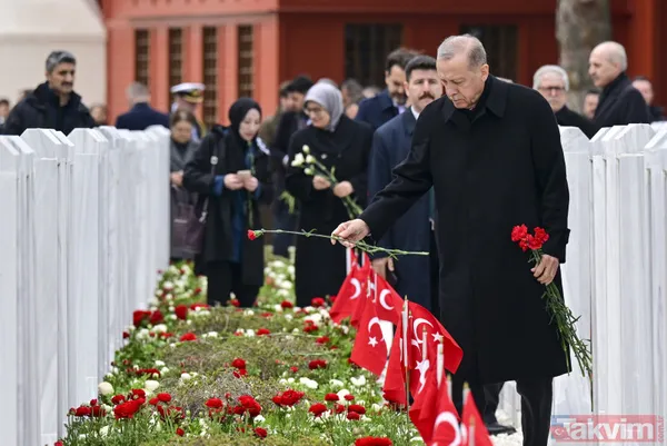 Şehitlere vefa... Başkan Erdoğan, Çanakkale'de şehitliklere karanfil bıraktı - 9