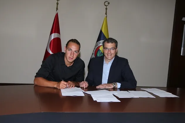 Fenerbahçe, Michael Frey ile 4 yıllık sözleşme imzaladı