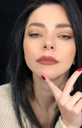 Merve Boluğur asla boş durmuyor bu kez de sarışın oldu çıktı! Son halini görenler gözlerine inanamadı