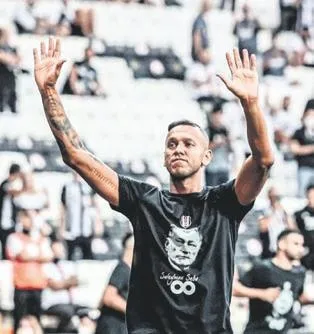 Faruk Koca'nın hakem Halil Umut Meler'e attığı yumruk Türk futbolunu tüm dünyaya rezil etti-8