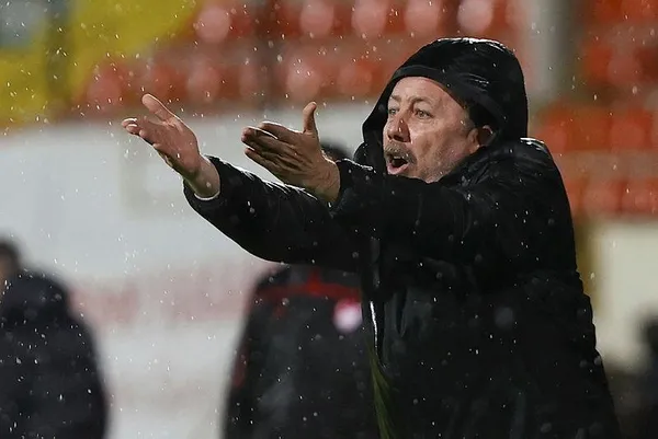 Beşiktaş Alanyaspor maçında Sergen Yalçın hakeme çok sinirlendi! "Kabadayılık mı yapıyorsun sen?"-3