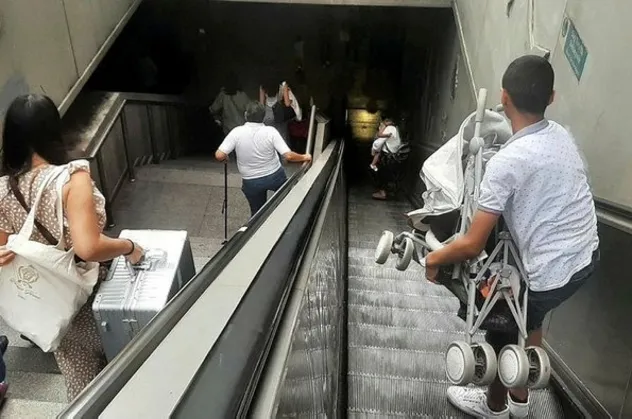 Son dakika: Taksim metrosunda bitmeyen çile! Yürüyen merdivenler çalışmıyor! Vatandaş isyanda
