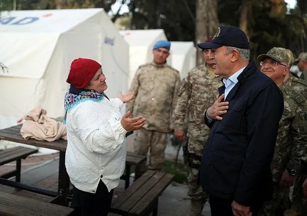 milli-savunma-bakani-hulusi-akardan-mehmetcik-deprem-bolgesine-gec-cikti-iddialarina-tepki-soz-konusu-degil-1678629174463.jpeg