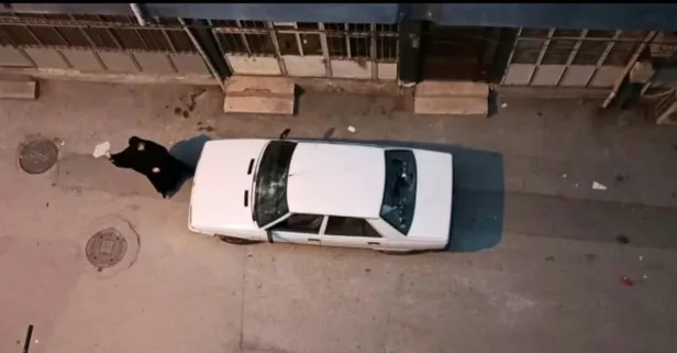 Aldatılan kadın mahalleyi birbirine kattı! Elindeki taşla paramparça etti