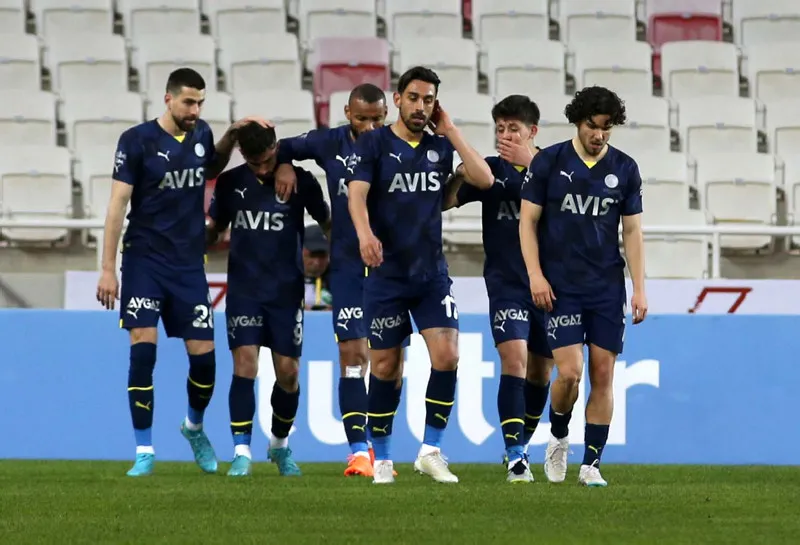 Süper Lig'de şampiyonluk yarışı kızıştı! İşte Beşiktaş, Fenerbahçe ve Galatasaray'ın kalan maçları - 19