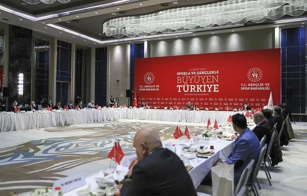 SON DAKİKA: Bakan Kasapoğlu'ndan stat zeminleriyle ilgili flaş açıklama: Bunun mazereti olmaz-2