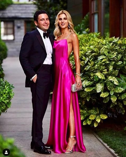 Nazlı Kayı, Hacı Sabancı'nın teknesiyle Boğaz sefası yaptı: Paylaşımına tepki yağdı-9