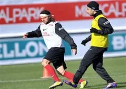 Cim Bom evinde zorlanıyor