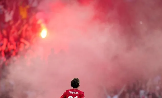 İngiltere FA Cup finalinde Liverpool, Chelsea'yi yenerek kupayı kaldırdı-4